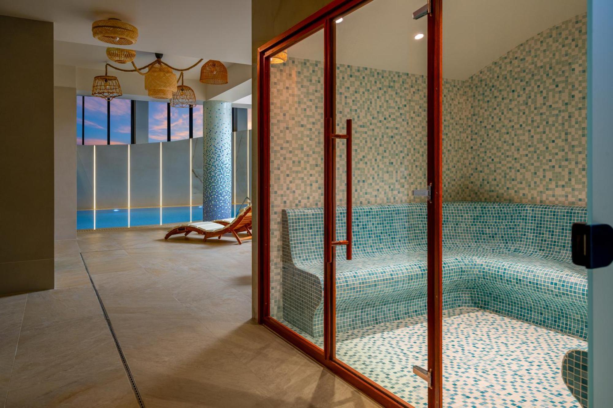 Hotel Valedor Boutique & Spa Буштени Экстерьер фото