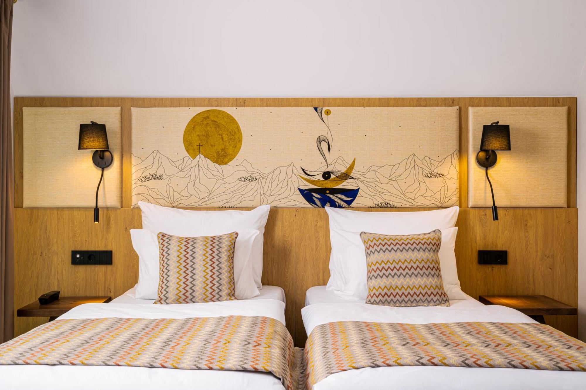 Hotel Valedor Boutique & Spa Буштени Экстерьер фото