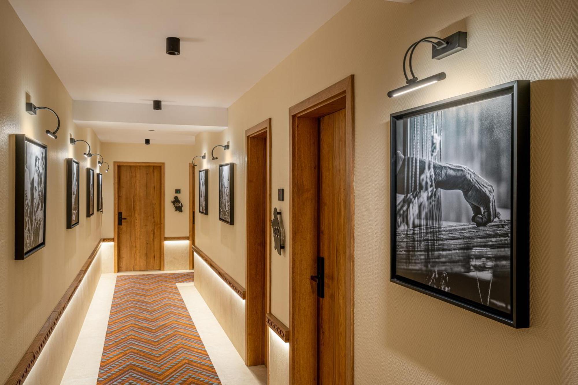 Hotel Valedor Boutique & Spa Буштени Экстерьер фото