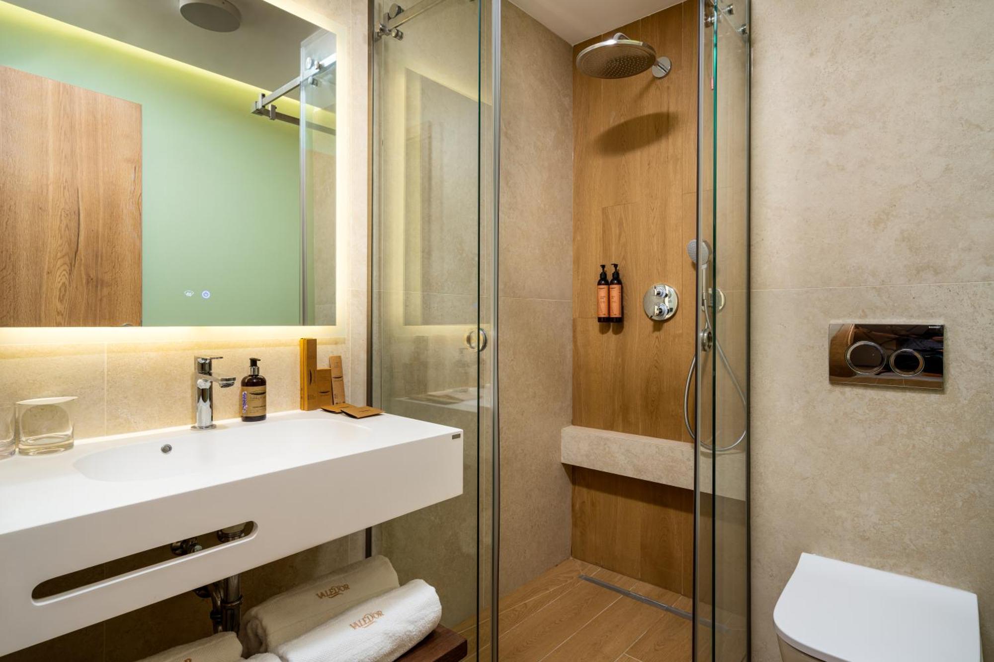 Hotel Valedor Boutique & Spa Буштени Экстерьер фото