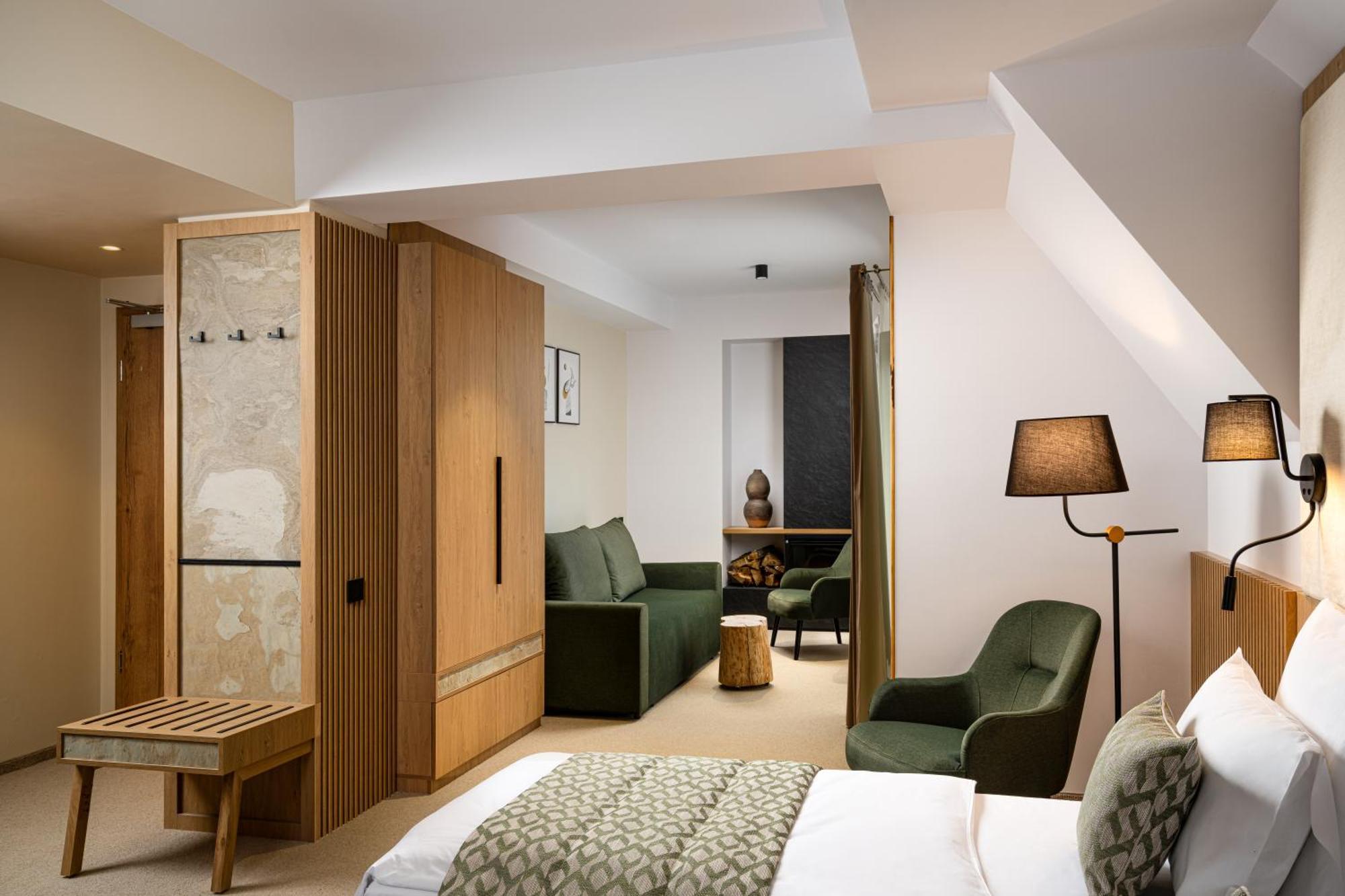 Hotel Valedor Boutique & Spa Буштени Экстерьер фото